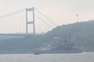 İstanbul Boğazı gemi ge&ccedil;işlerine kapatıldı