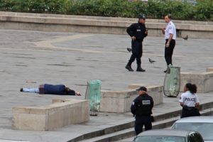 Fransa polisi şaşkın! Saldırgan gazeteci &ccedil;ıktı