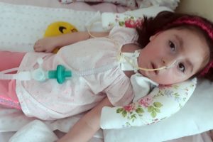 SMA hastası Ela yaşaması i&ccedil;in gerekli olan ilacı bekliyor