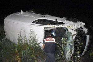 Takla atan ara&ccedil;tan fırlayan s&uuml;r&uuml;c&uuml; &ouml;ld&uuml;