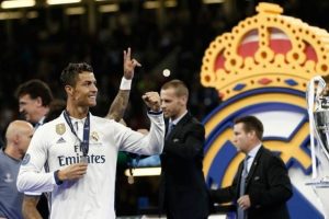 Ronaldo'nun &ouml;n&uuml;ndeki yeni rekorlar