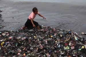 Plastik atıklar okyanusları tehdit ediyor