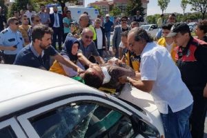 Otomobilin &ccedil;arptığı yaya ağır yaralandı