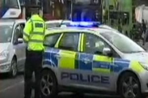 Londra'da alarm! &Uuml;nl&uuml; meydan boşaltıldı