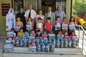 Bursa'da minik &ouml;ğrencilerden geri d&ouml;n&uuml;ş&uuml;me destek