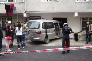 Minib&uuml;s&uuml;n ezdiği iki &ccedil;ocuk hayatını kaybetti