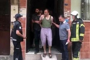 Zihinsel engelli gen&ccedil;, polislere zor anlar yaşattı