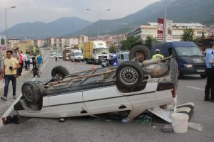 Otomobil takla attı: 4 yaralı