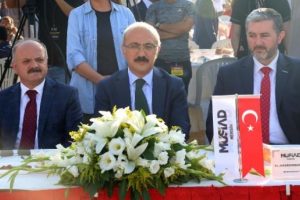 Bakan Elvan: "T&uuml;rkiye, 4.4'&uuml;n &uuml;zerinde b&uuml;y&uuml;yecek"