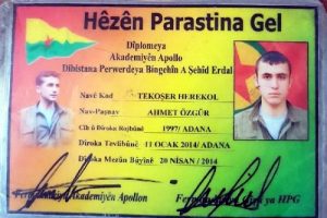 Askerleri g&ouml;ren ter&ouml;ristlerin silahlarını bırakıp ka&ccedil;tı