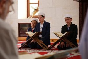 Asırlık camide mukabele geleneği yaşatılıyor