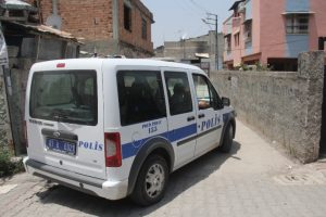 Karne t&ouml;reni &ccedil;ıkışında &ouml;ğrenci kavgası: 3 yaralı