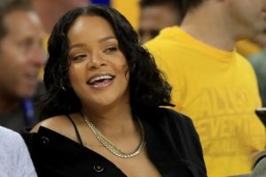 Rihanna'dan kilo eleştirilerine cevap