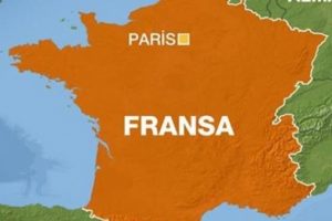 Baş&ouml;rt&uuml; takan Fransız vekile tepki