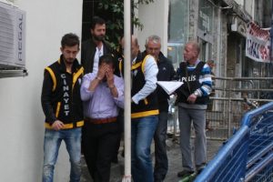 Bursa'da acil servis &ouml;n&uuml;ndeki baba-oğul cinayetinin sanığına ceza yağdı