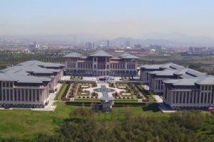 K&uuml;lliye karşısına '15 Temmuz Milli M&uuml;cadele Anıtı'