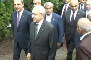 Kılı&ccedil;daroğlu'dan pazar esnafına ziyaret