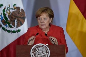 Merkel'den İran ve T&uuml;rkiye'ye Katar &ccedil;ağrısı