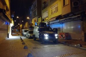 Kentin g&ouml;beğinde silahlı kavga: 1 &ouml;l&uuml;, 1 yaralı