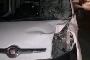 İki otomobilin &ccedil;arptığı emekli &ouml;ld&uuml;