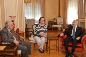 Kılı&ccedil;daroğlu H&uuml;samettin Cindoruk'u ziyaret etti