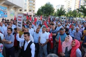 Batman'da 'Ter&ouml;re karşı ortak vicdan ve Katar'ı sahiplenme' eylemi