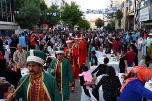 Van'da 13 bin kişilik iftar