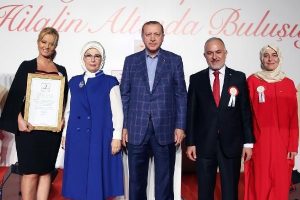 Erdoğan Kızılay bağış&ccedil;ılar &ouml;d&uuml;l t&ouml;reni ve iftarına katıldı