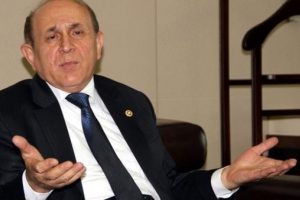 Kılı&ccedil;daroğlu'yla aynı mesajı tweet atan Burhan Kuzu'dan a&ccedil;ıklama