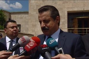 Bakan &Ccedil;elik: "Et spek&uuml;lat&ouml;rlerine fırsat vermeyelim"