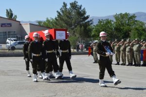 Şehit korucu g&ouml;zyaşlarıyla toprağa verildi
