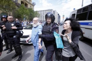Muhalif Rus siyaset&ccedil;i Navalny g&ouml;zaltına alındı