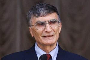 Sancar: Politika ile uğraşmayın, ilim yapın ve &ccedil;ok &ccedil;alışın