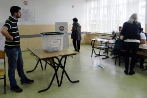 Kosova'da U&Ccedil;K k&ouml;kenli koalisyon se&ccedil;imden zaferle &ccedil;ıktı
