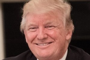 Trump'a yolsuzluk su&ccedil;laması