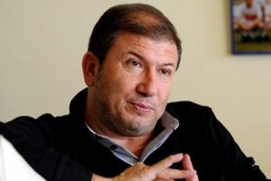 Tanju &Ccedil;olak şebekenin &uuml;nl&uuml;s&uuml;!