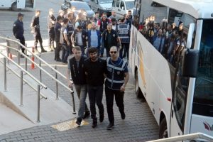 Bahis operasyonu: 24 ş&uuml;pheli adliyede
