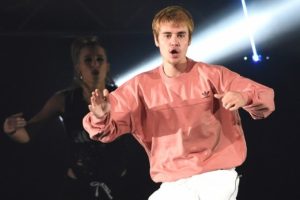 Justin Bieber, Beatles'ın rekorunu kırdı