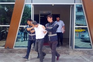 Teknelere dadanan hırsız yakayı ele verdi