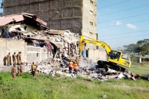 Kenya'da bina &ccedil;&ouml;kt&uuml;: 5 kişi kayıp