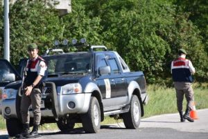 Jandarmadan ka&ccedil;an s&uuml;r&uuml;c&uuml; vurularak yakalandı