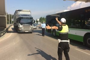 Bursa'da o kamyonlara ceza yağdı