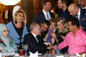 Beki: &Ccedil;ıtayı ortalamanın altına d&uuml;ş&uuml;ren bu iftar kadrosunu, Erdoğan'a rağmen kim yaptı?