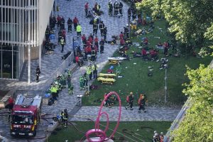 Londra'daki yangında &ouml;lenler var