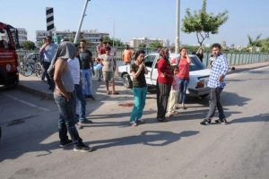 Kazada yaralananların yakınları ortalığı savaş alanına &ccedil;evirdi
