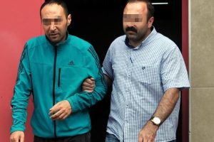 'Yan bakma' kavgasında hasmını yaraladı
