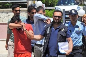 30 bin lira dolandıran 2 ş&uuml;pheli serbest kaldı