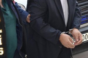 İstanbul Şube M&uuml;d&uuml;r&uuml; FET&Ouml;'den g&ouml;zaltına alındı