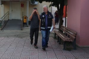 3 ilde FET&Ouml; operasyonu: 12 polise g&ouml;zaltı