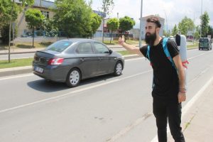 &Ccedil;ılgın T&uuml;rk otostopla 24 &uuml;lkeyi gezdi